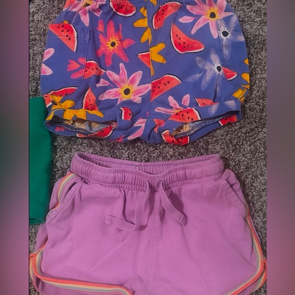 Size 2T toddler girl shorts / Tea Collection (4 pairs) Cat & Jack (1 pair) - Picture 2 of 4